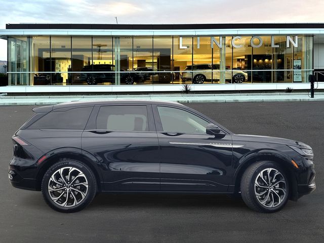 2025 Lincoln Nautilus Reserve