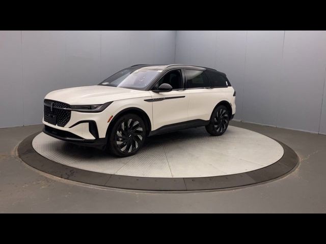 2025 Lincoln Nautilus Reserve