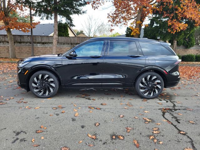 2025 Lincoln Nautilus Reserve