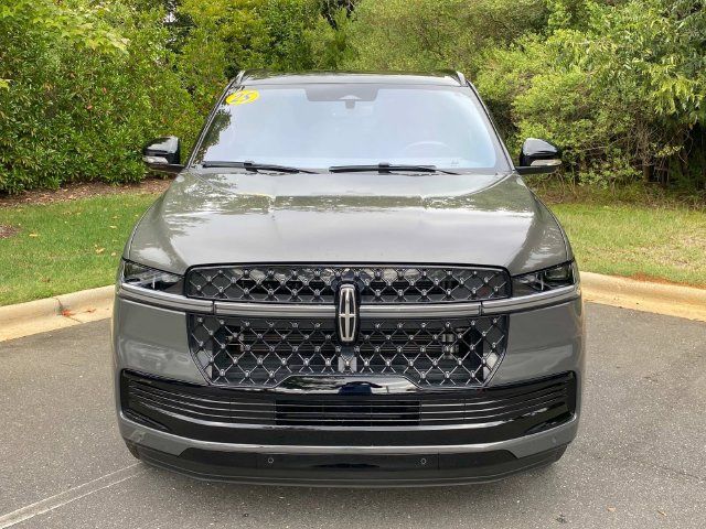 2025 Lincoln Navigator L Black Label