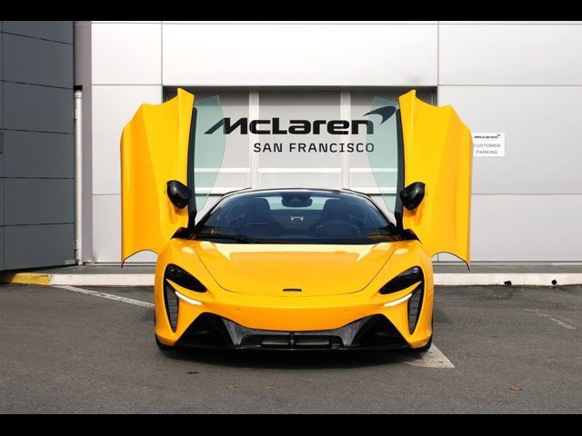 2025 McLaren Artura Base