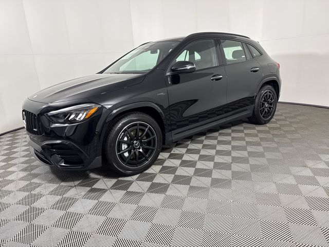 2025 Mercedes-Benz GLA AMG 35