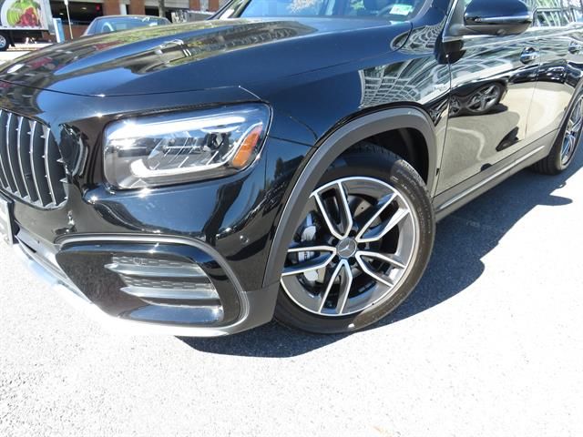 2025 Mercedes-Benz GLB AMG 35