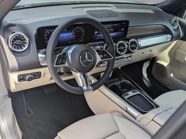 2025 Mercedes-Benz GLB 250