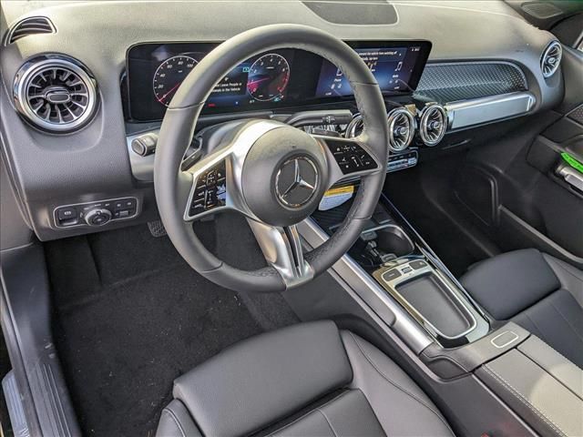 2025 Mercedes-Benz GLB 250