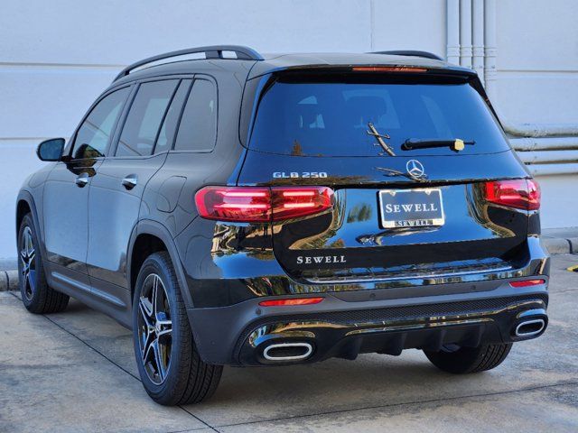 2025 Mercedes-Benz GLB 250