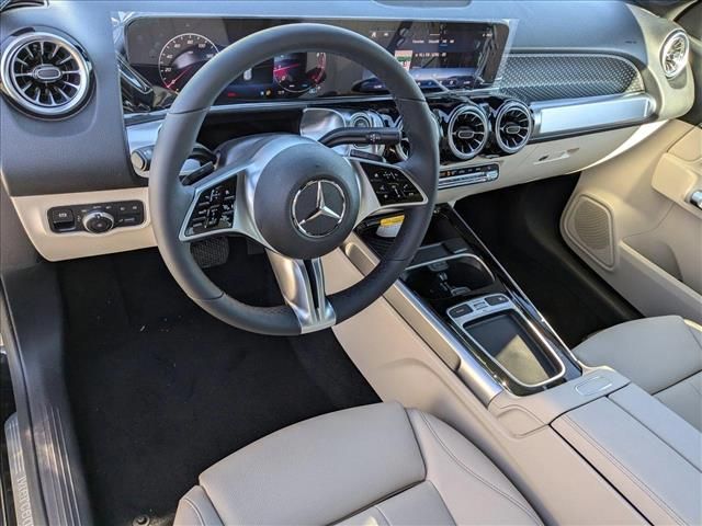 2025 Mercedes-Benz GLB 250