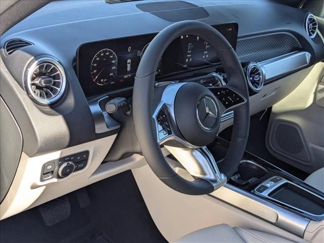 2025 Mercedes-Benz GLB 250