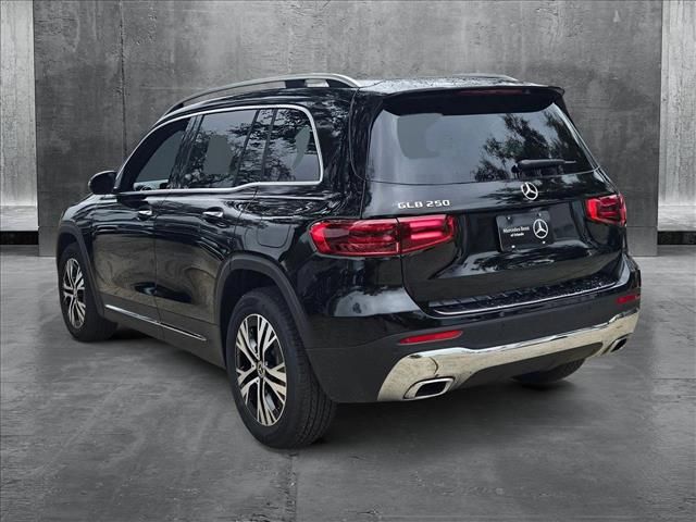 2025 Mercedes-Benz GLB 250