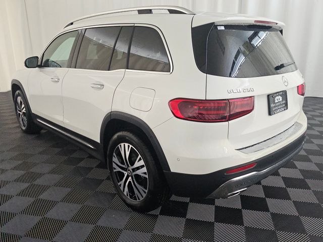 2025 Mercedes-Benz GLB 250