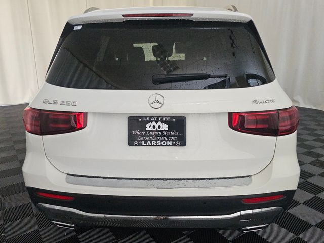 2025 Mercedes-Benz GLB 250