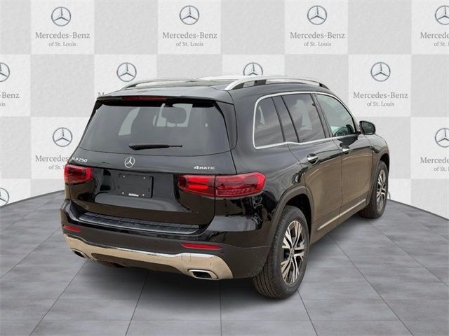 2025 Mercedes-Benz GLB 250