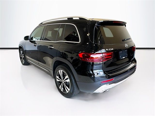 2025 Mercedes-Benz GLB 250