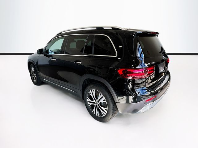 2025 Mercedes-Benz GLB 250