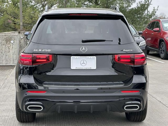 2025 Mercedes-Benz GLB 250