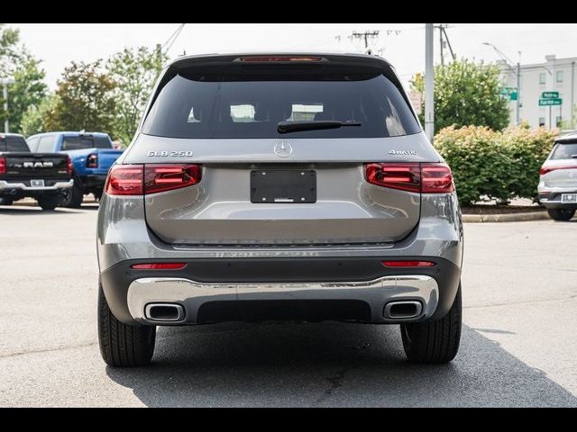 2025 Mercedes-Benz GLB 250