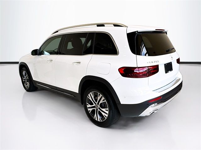 2025 Mercedes-Benz GLB 250