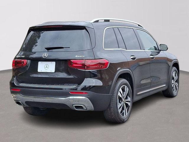 2025 Mercedes-Benz GLB 250