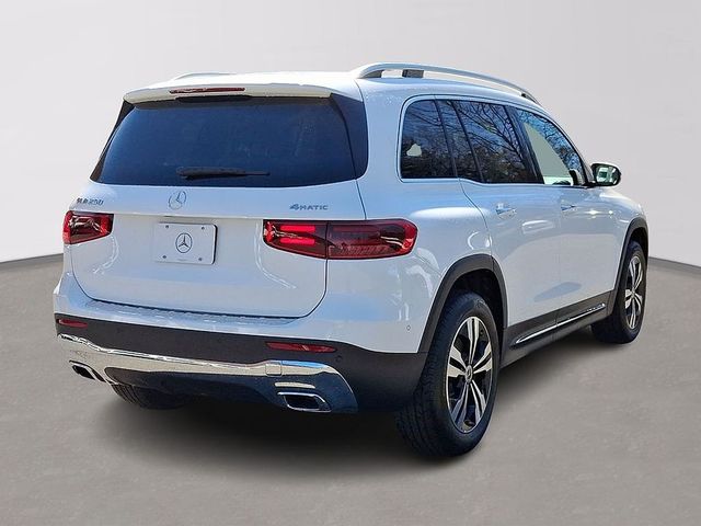 2025 Mercedes-Benz GLB 250