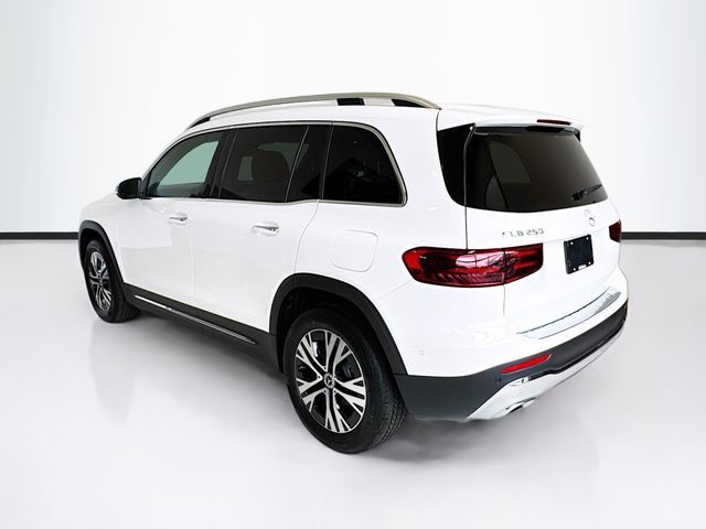 2025 Mercedes-Benz GLB 250