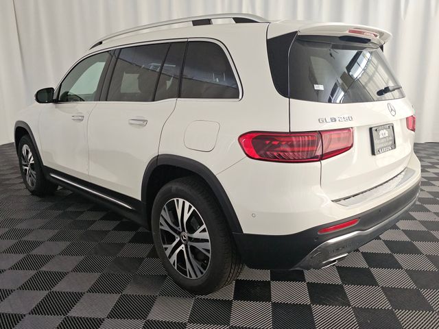 2025 Mercedes-Benz GLB 250