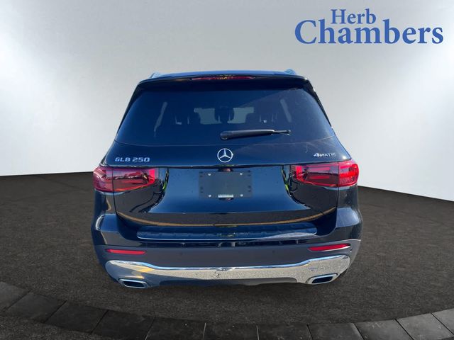 2025 Mercedes-Benz GLB 250