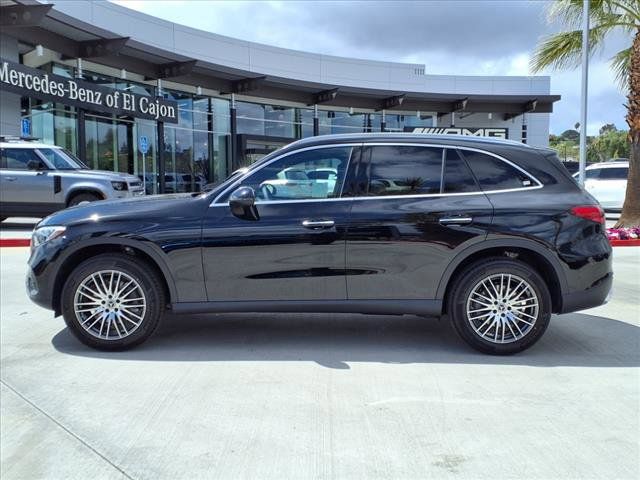 2025 Mercedes-Benz GLC 300