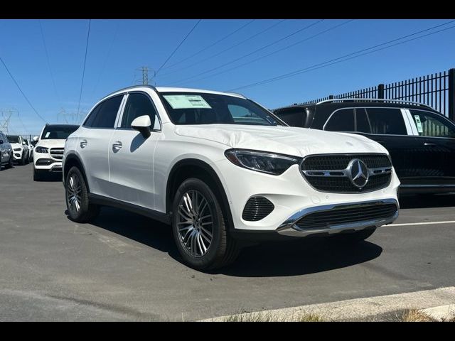 2025 Mercedes-Benz GLC 300