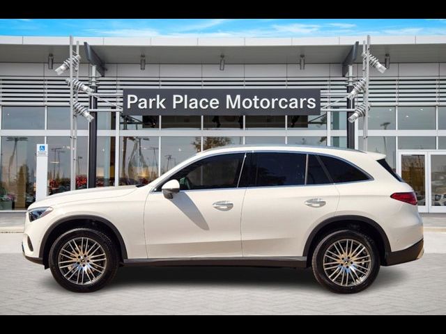 2025 Mercedes-Benz GLC 300