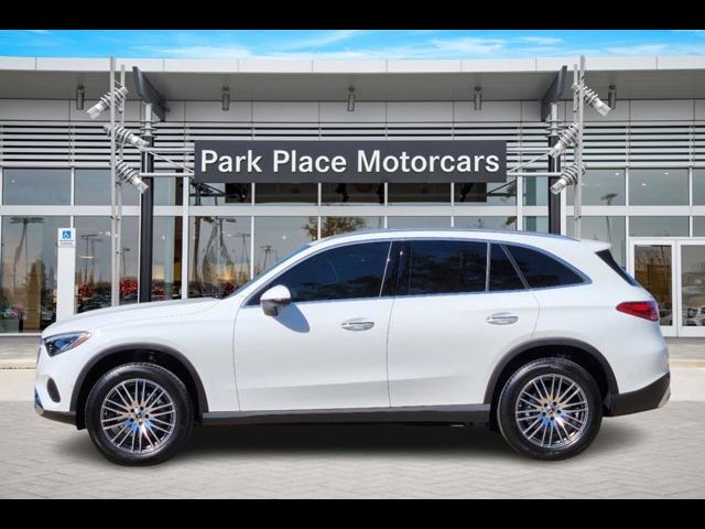 2025 Mercedes-Benz GLC 300