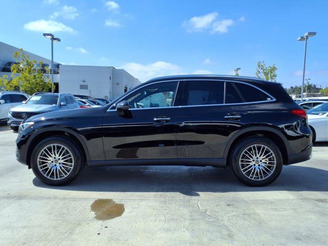 2025 Mercedes-Benz GLC 300