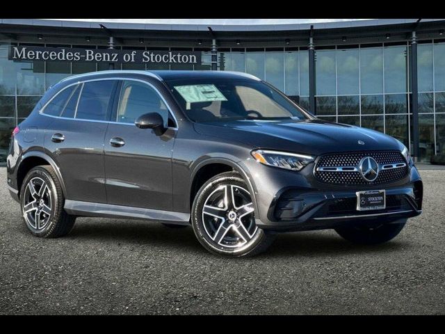 2025 Mercedes-Benz GLC 300