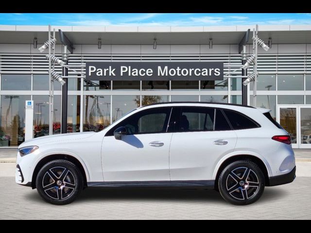 2025 Mercedes-Benz GLC 300