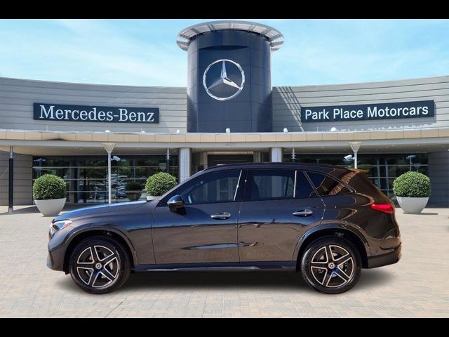 2025 Mercedes-Benz GLC 300