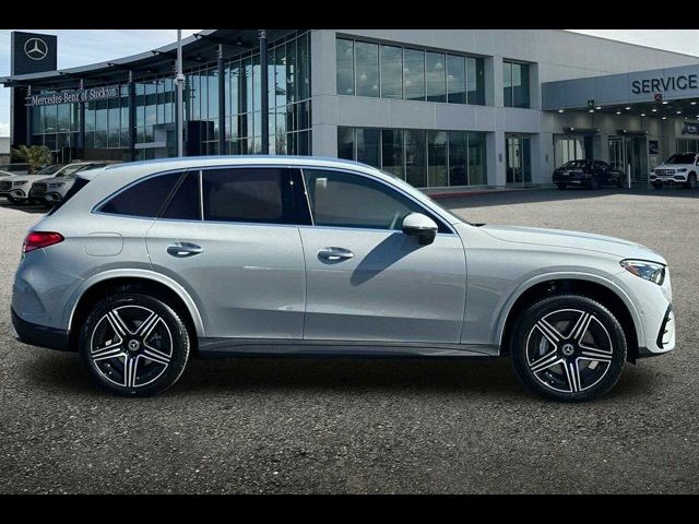 2025 Mercedes-Benz GLC 300