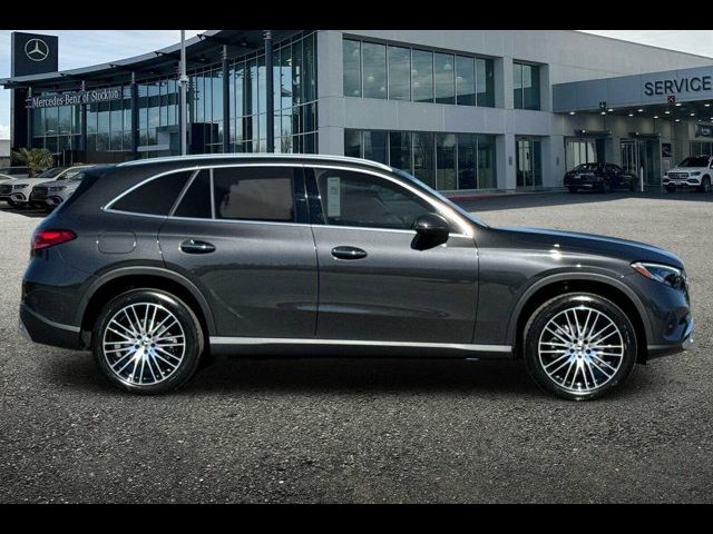 2025 Mercedes-Benz GLC 300