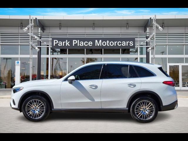 2025 Mercedes-Benz GLC 300