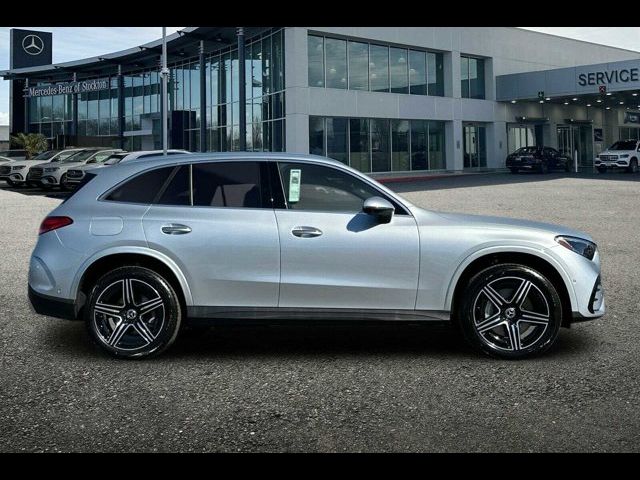 2025 Mercedes-Benz GLC 300