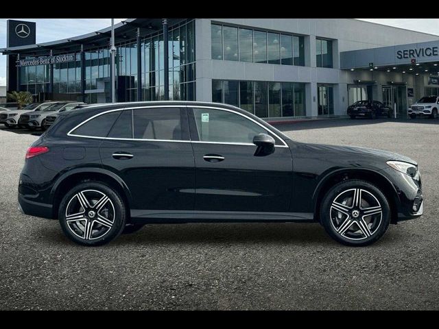 2025 Mercedes-Benz GLC 300