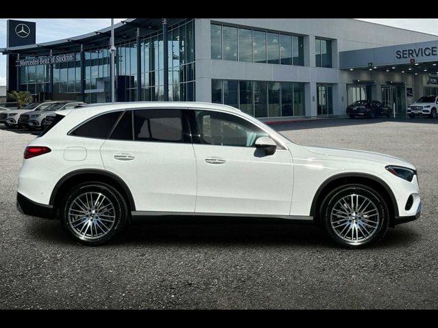 2025 Mercedes-Benz GLC 300