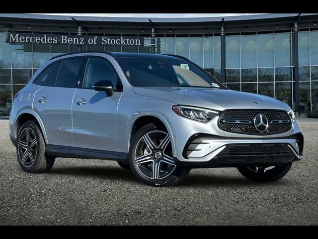 2025 Mercedes-Benz GLC 300