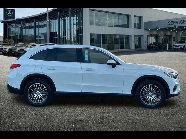 2025 Mercedes-Benz GLC 300