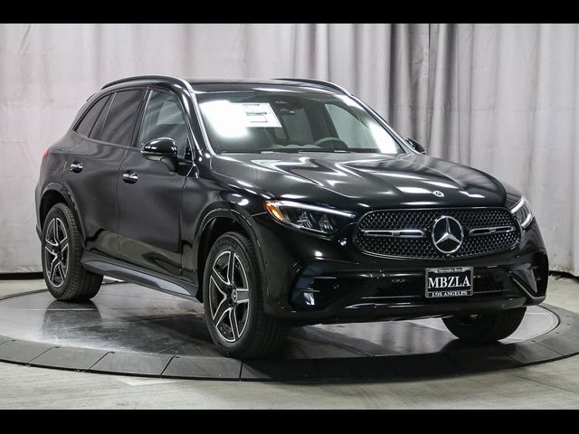 2025 Mercedes-Benz GLC 300