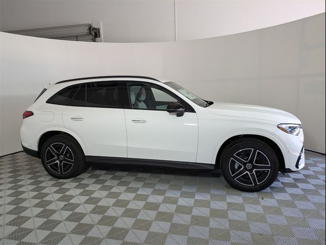 2025 Mercedes-Benz GLC 300