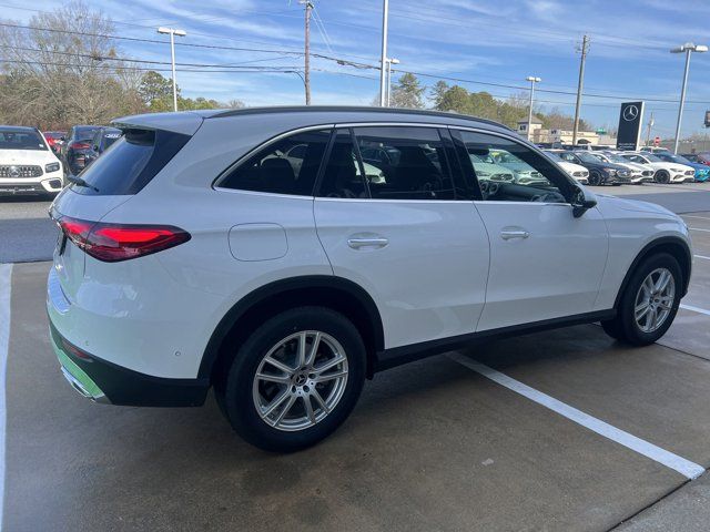 2025 Mercedes-Benz GLC 300