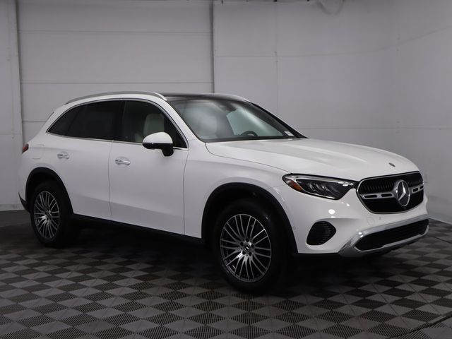 2025 Mercedes-Benz GLC 300