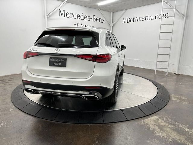 2025 Mercedes-Benz GLC 300