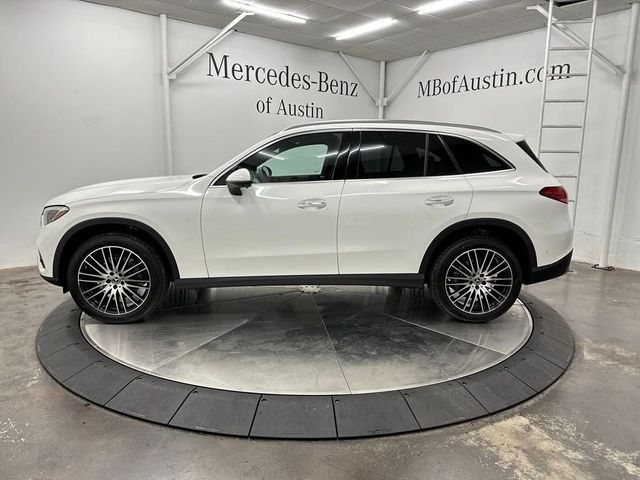 2025 Mercedes-Benz GLC 300