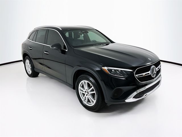 2025 Mercedes-Benz GLC 300
