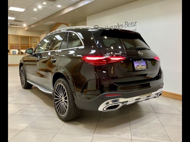 2025 Mercedes-Benz GLC 300